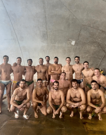 Commemorem el moment quan CN Montjuïc es va proclamar guanyador de la lliga de Waterpolo en categoria Màsters de Catalunya!